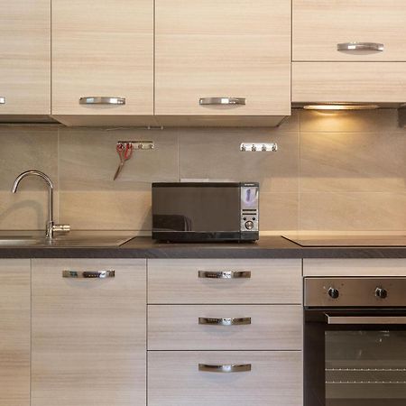 San Donato Fiere Essential Apartment W/Parking Bologna Exterior photo