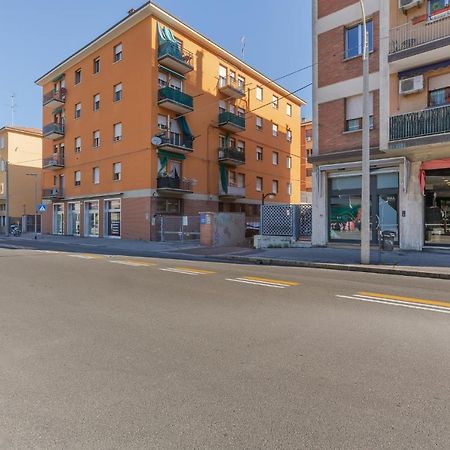 San Donato Fiere Essential Apartment W/Parking Bologna Exterior photo