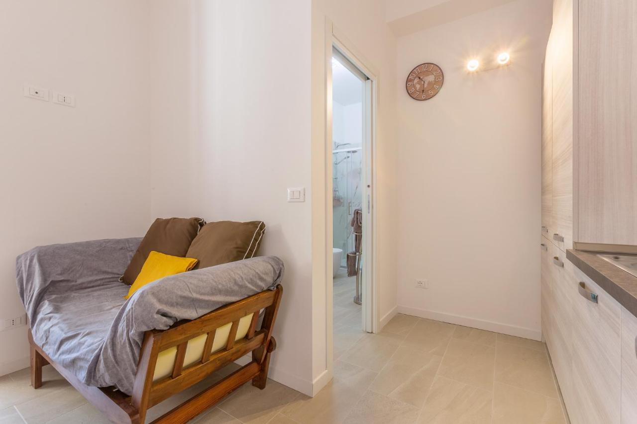 San Donato Fiere Essential Apartment W/Parking Bologna Exterior photo